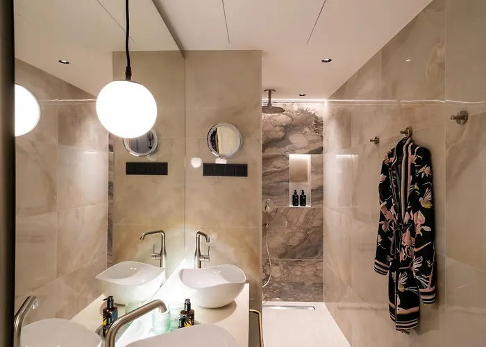 Le Primore & ホテル ヘーヴィーズ